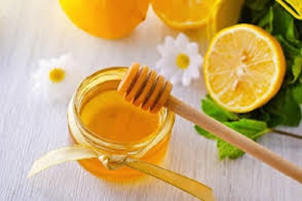 Làm sạch da mặt bằng mật ong và chanh