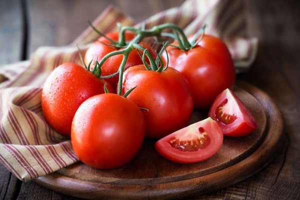 Bị sẹo nên ăn cà chua